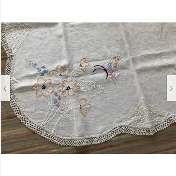 Hand Embroidered Cotton Tablecloth Butterfly 32" Square with Crochet Edging - Picture 3 of 5